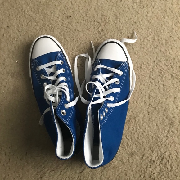 New-Blue High Tops Converse Sneakers - Picture 4 of 6